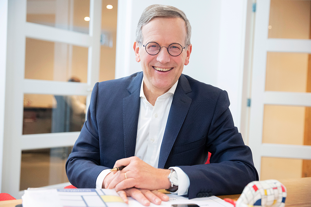 Larry van der Schoor | Mondriaan Management & Consultancy